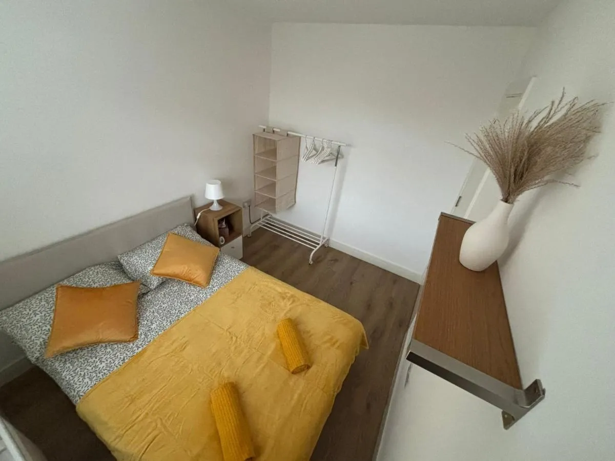 Image 3 of Beatiful 3 bedroom apartment near Tower Bridge