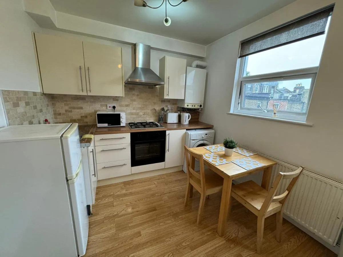 Image 3 of Beautiful 1 bedroom Flat in Fulham