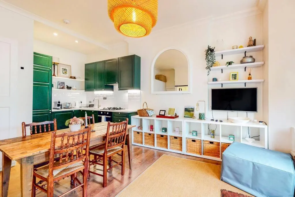 Image 3 of Beautiful 1 bedroom apartment in Shepards Bush