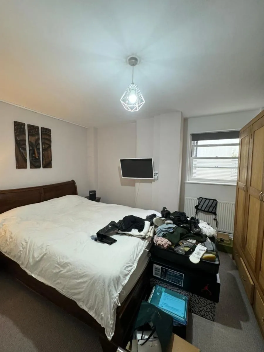 Image 5 of Beautiful 2BD Lower Level Flat with Patio, Angel