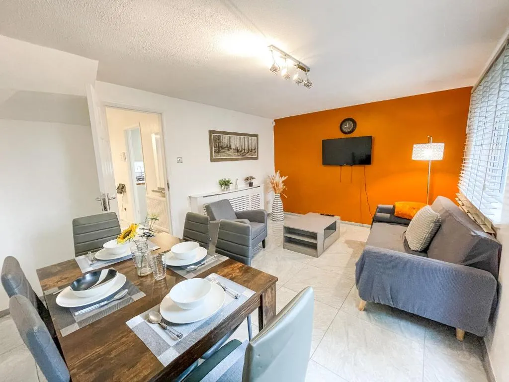 Image 1 of Beautiful 2 large bedroom house in London zone 2