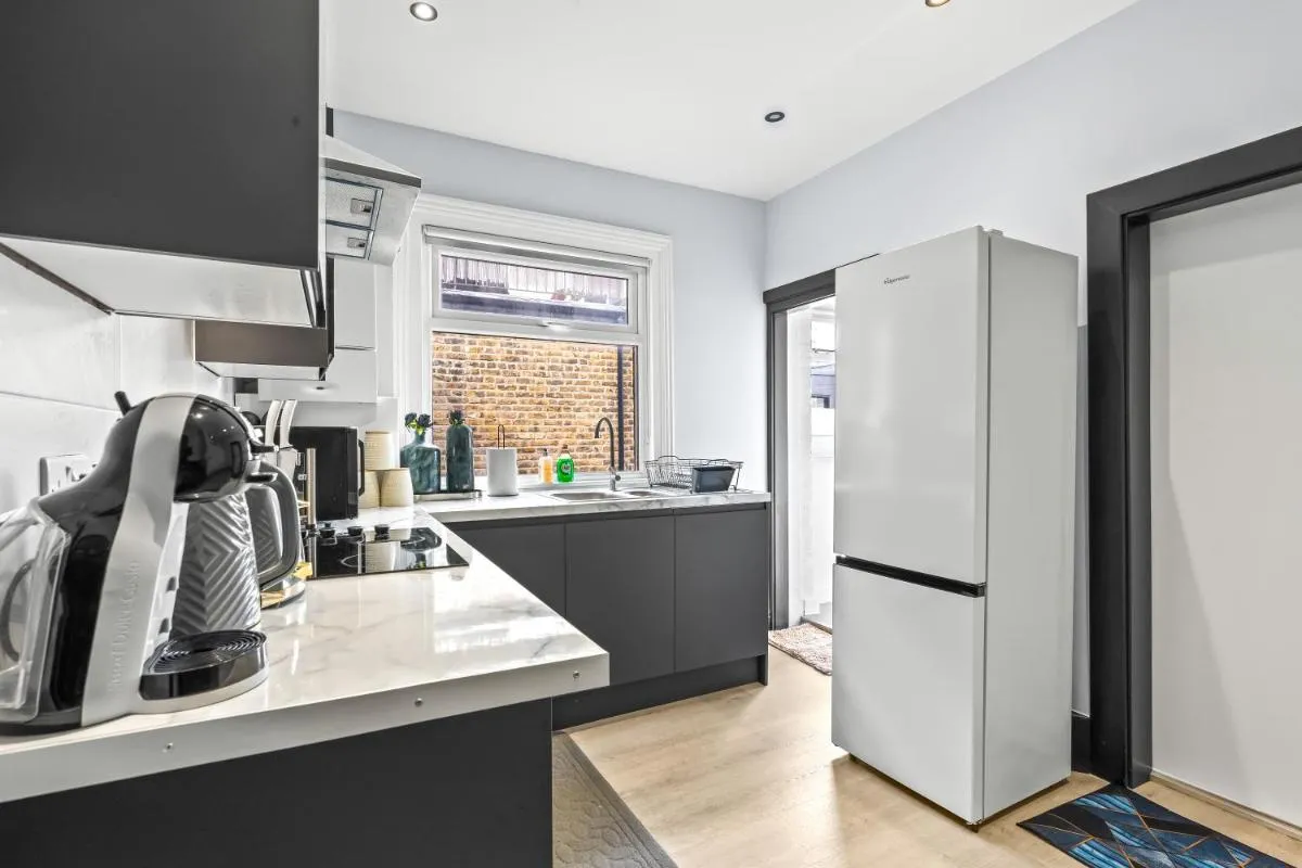 Image 5 of Beautiful 3BR flat in Fulham and Chelsea