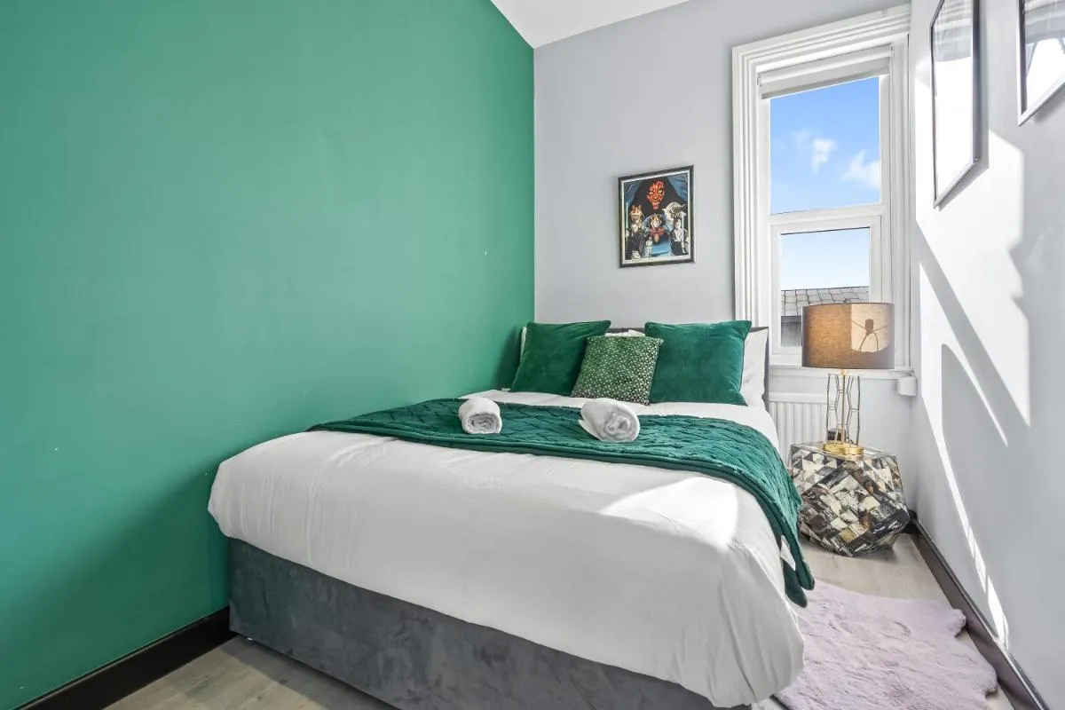 Image 4 of Beautiful 3BR flat in Fulham and Chelsea