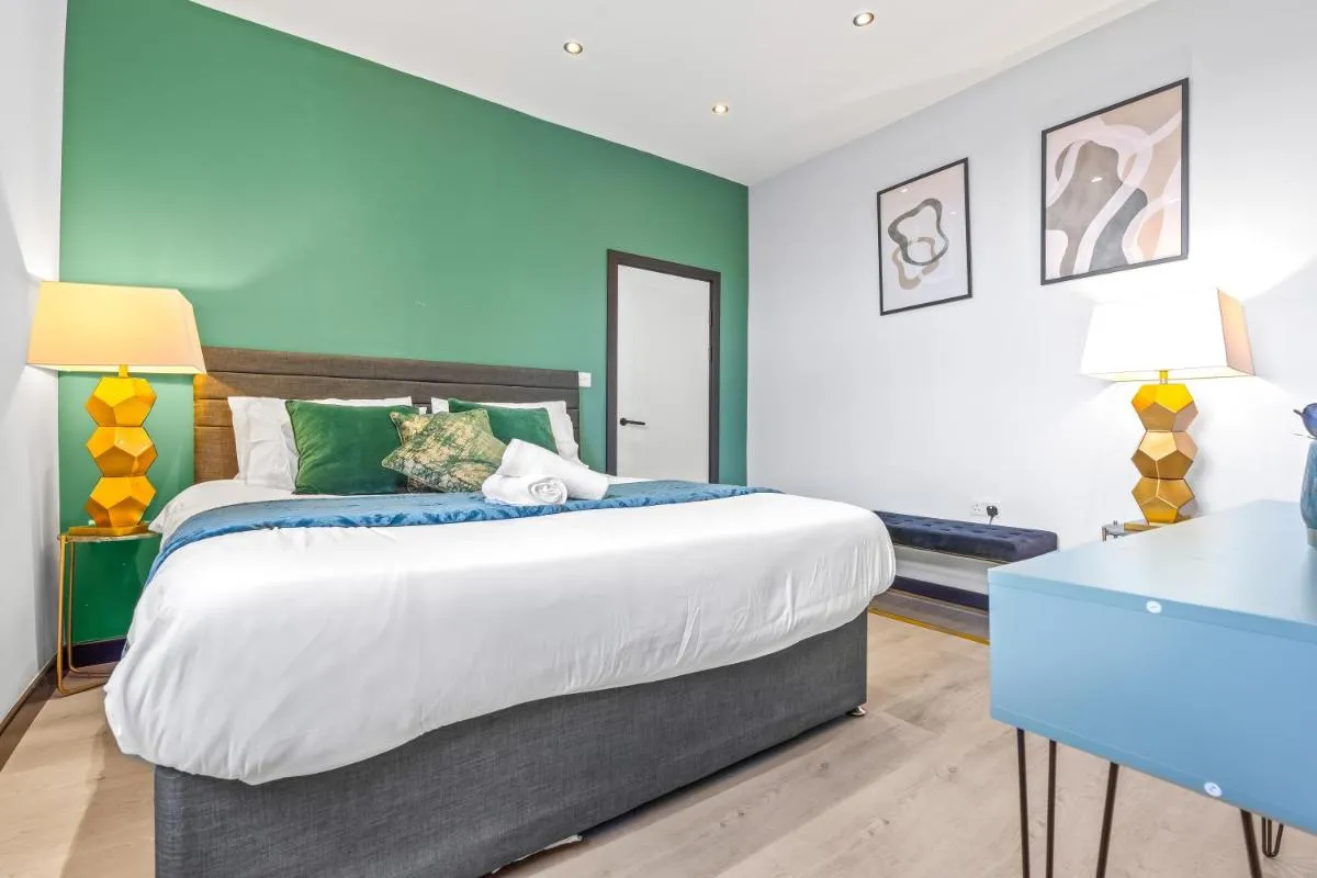 Image 3 of Beautiful 3BR flat in Fulham and Chelsea