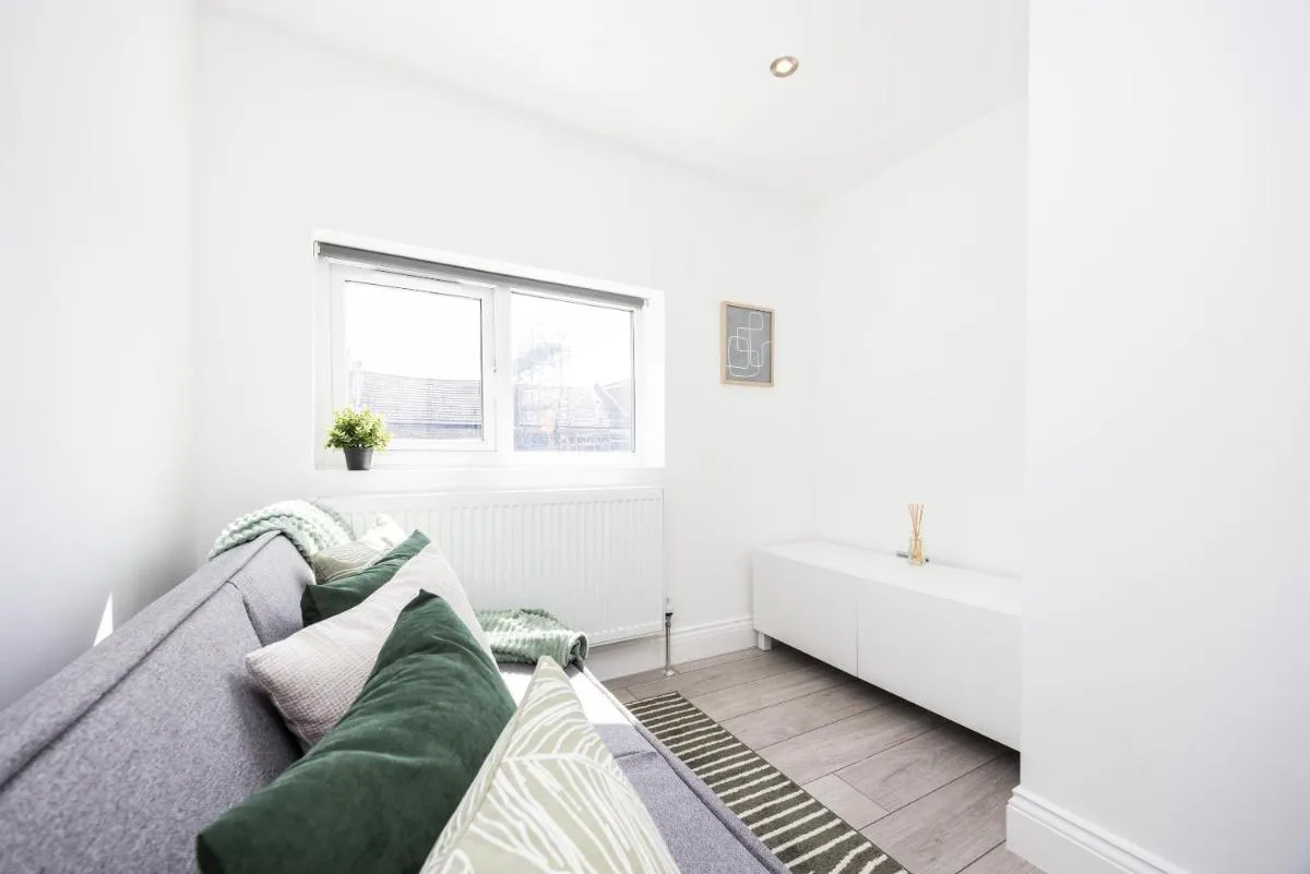 Image 3 of Beautiful 3-Bed Apartment in Shepherd’s Bush