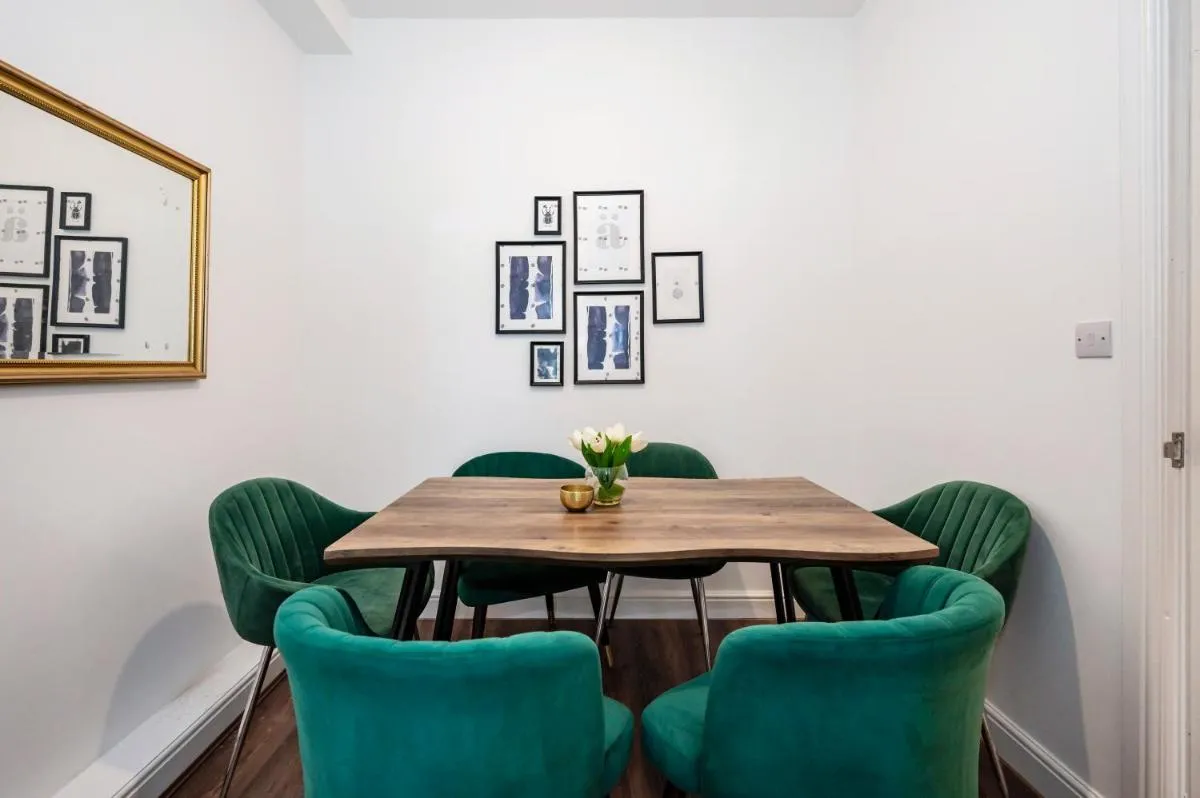 Image 4 of Beautiful Flat Near the Center 11 min by tube