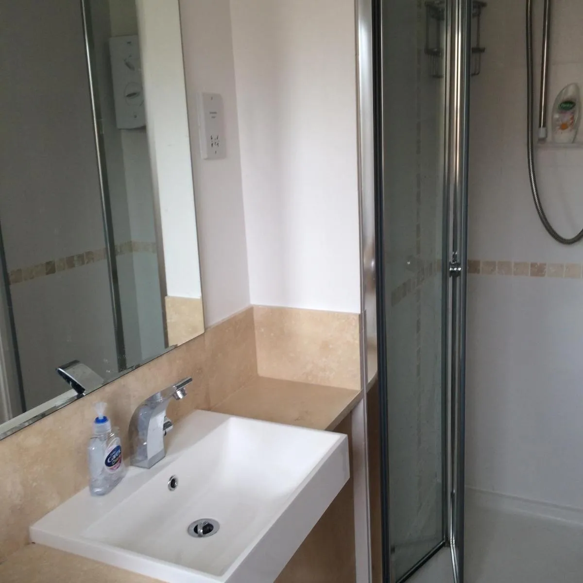 Image 3 of Beautiful Kingston apartment