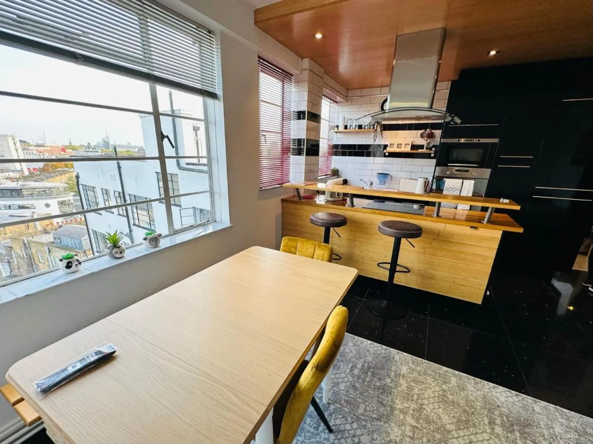 Image 3 of Beautiful Quality Apartment in Camden Town