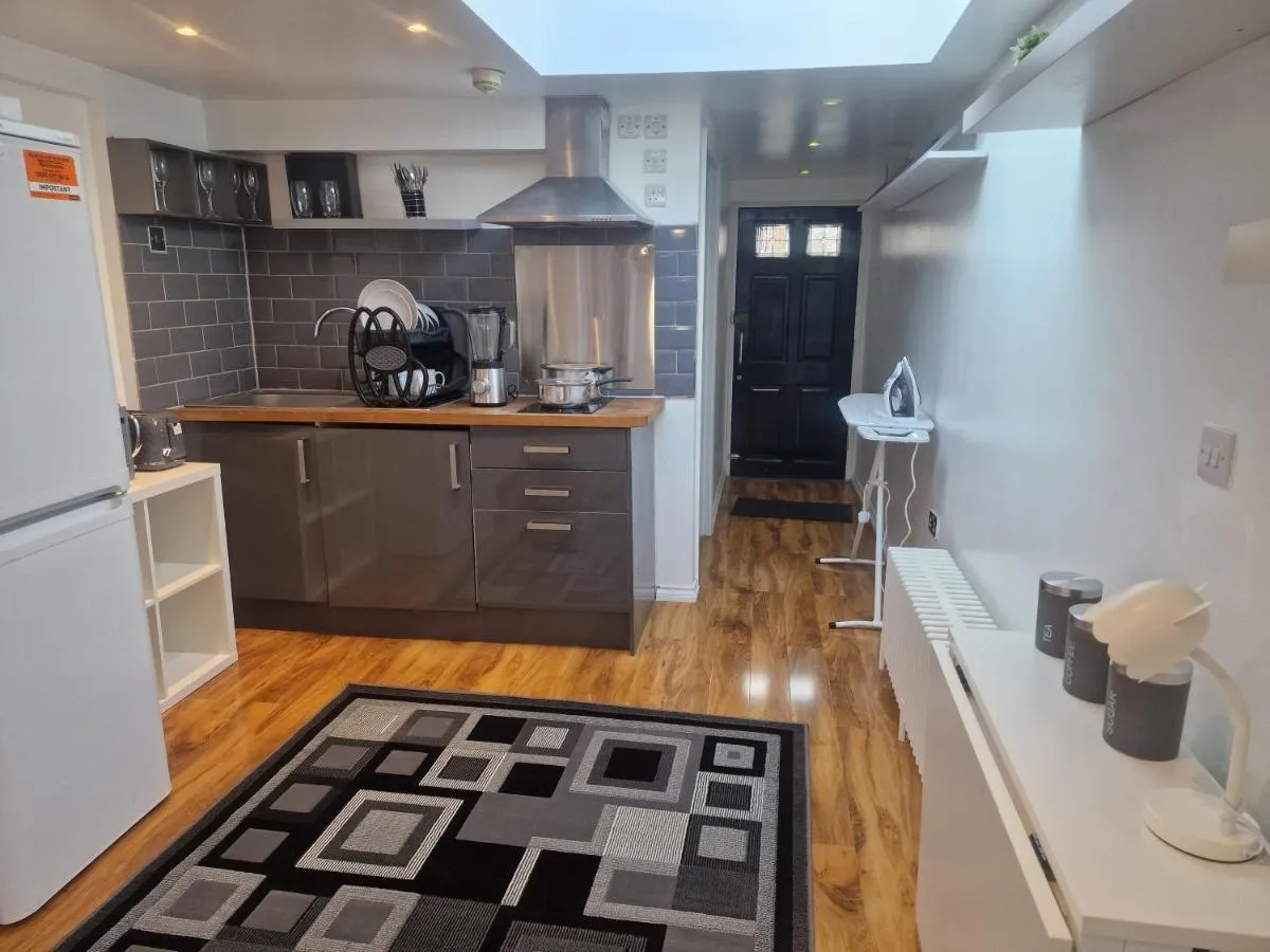 Image 4 of Beautiful Studio Flat