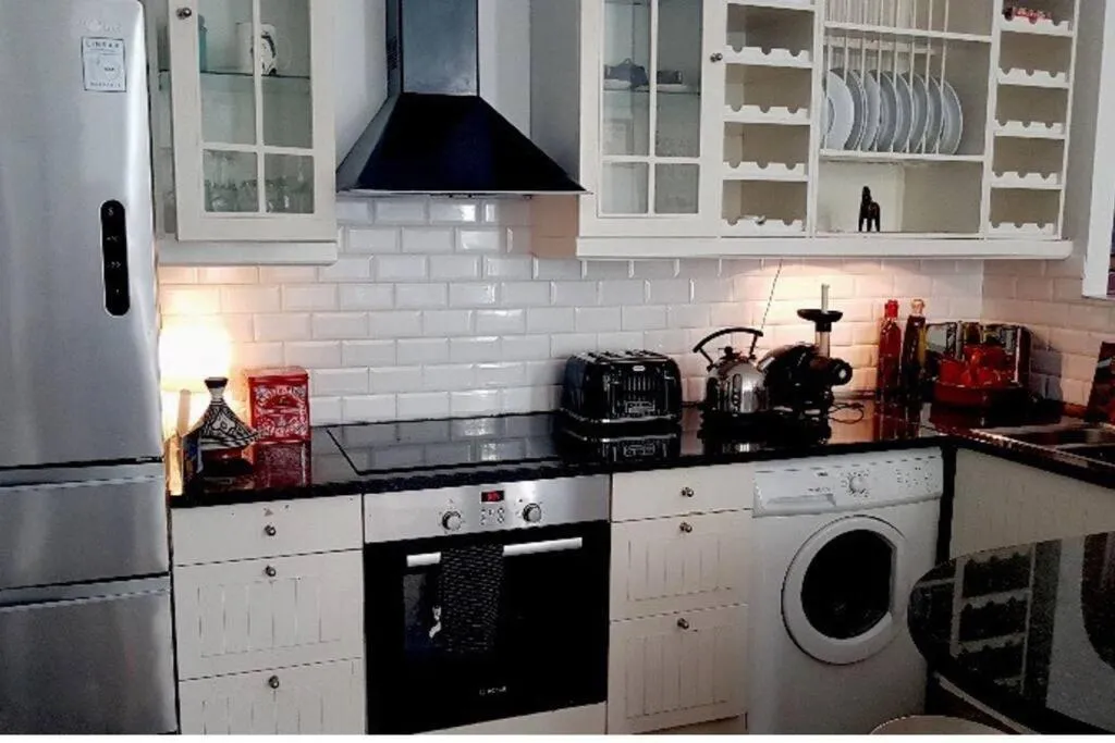 Image 3 of Beautiful Two Bedroom Flat in Kensington
