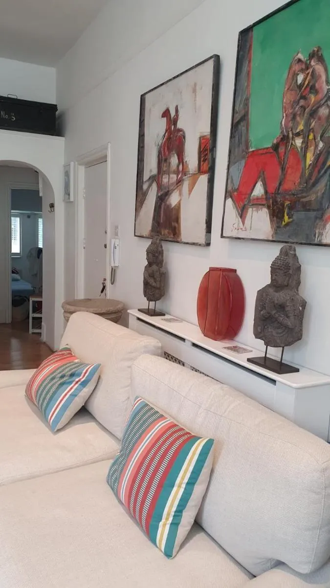 Image 5 of Beautiful Two Bedroom Flat in Kensington