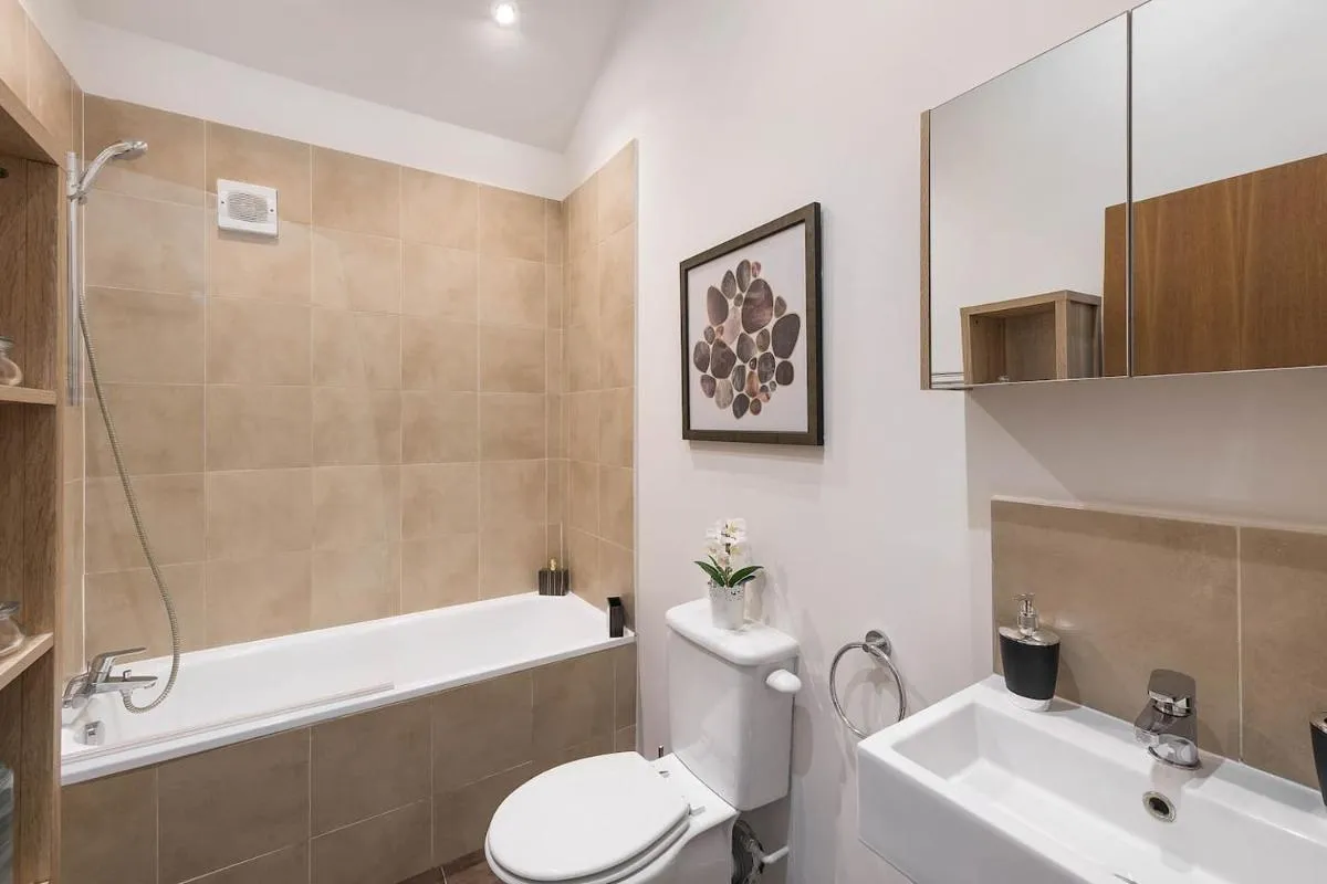 Image 3 of Beautiful West London House
