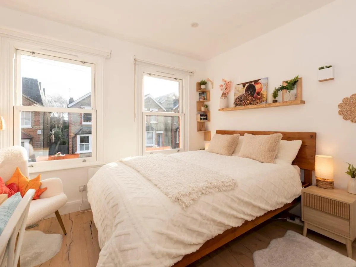 Image 4 of Beautiful Zen 1 Bed Home free parking – Kingston – Pass the Keys