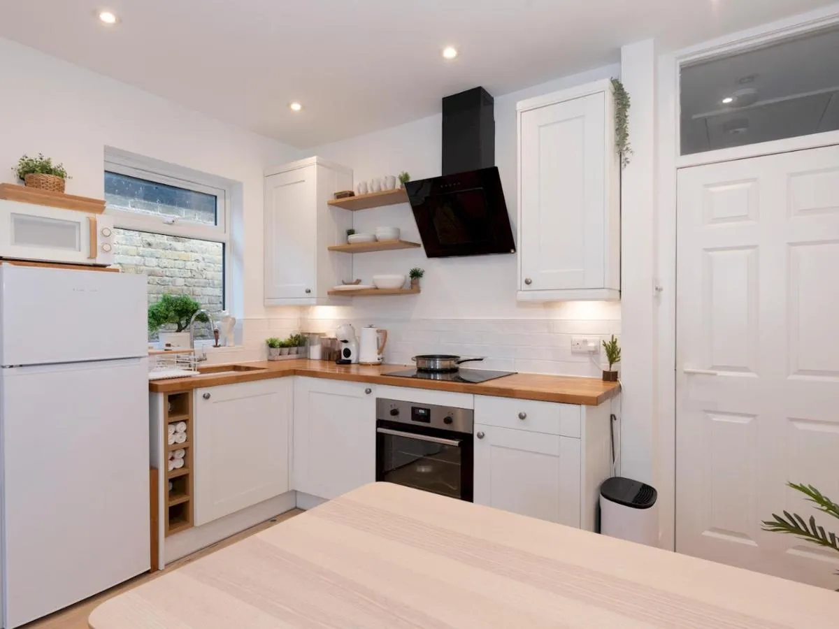 Image 5 of Beautiful Zen 1 Bed Home free parking – Kingston – Pass the Keys
