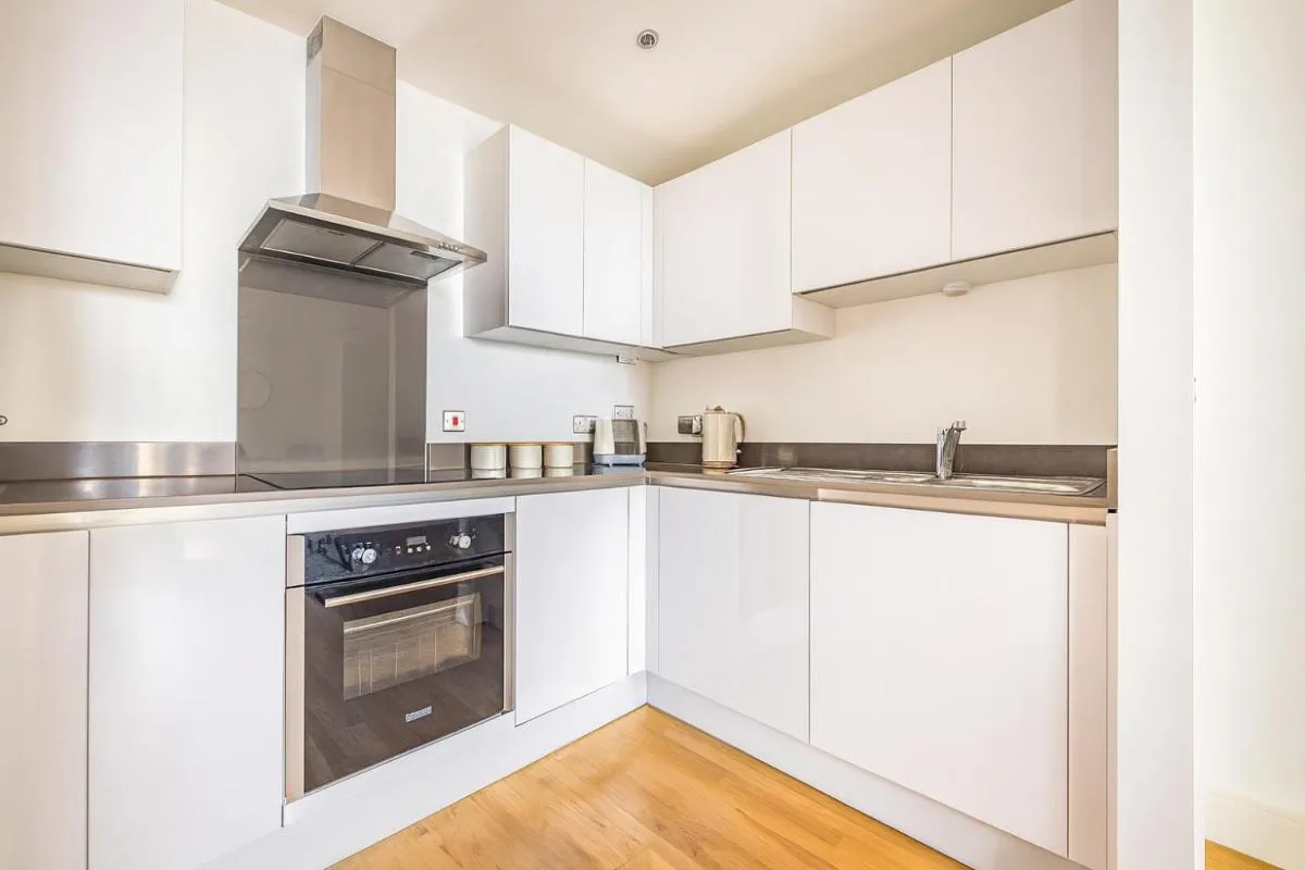 Image 4 of Beautiful & Elegant apartment in Greenwich