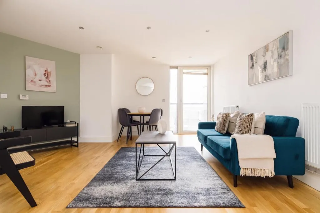 Image 1 of Beautiful & Elegant apartment in Greenwich