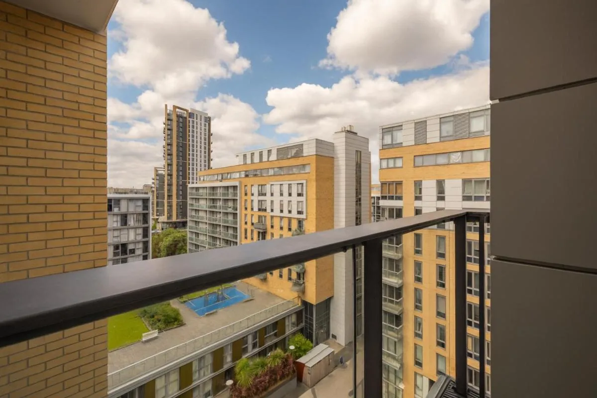 Image 5 of Beautiful & Elegant apartment in Greenwich