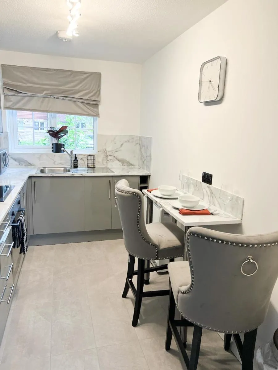 Image 4 of Beautiful apartment in Beckton with Private Entrance and Garden