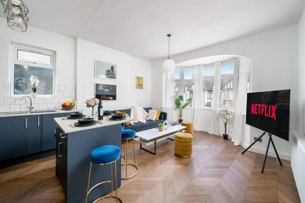 Image 5 of Beautiful luxe 3 Bedroom with 4 Beds