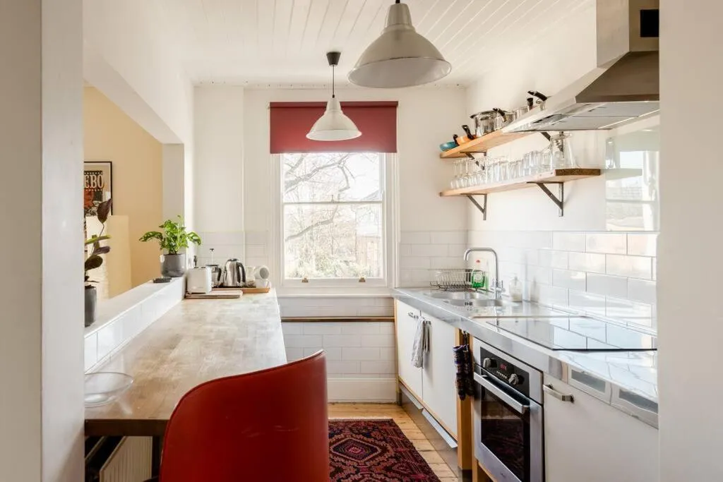 Image 4 of Beautiful two-floor flat near tube station