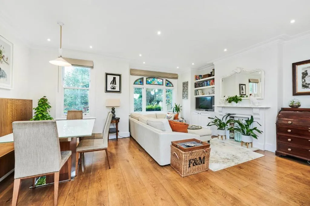 Beautifully Renovated Victorian Residence – 2 bed, 3 bed and 5 bed options available