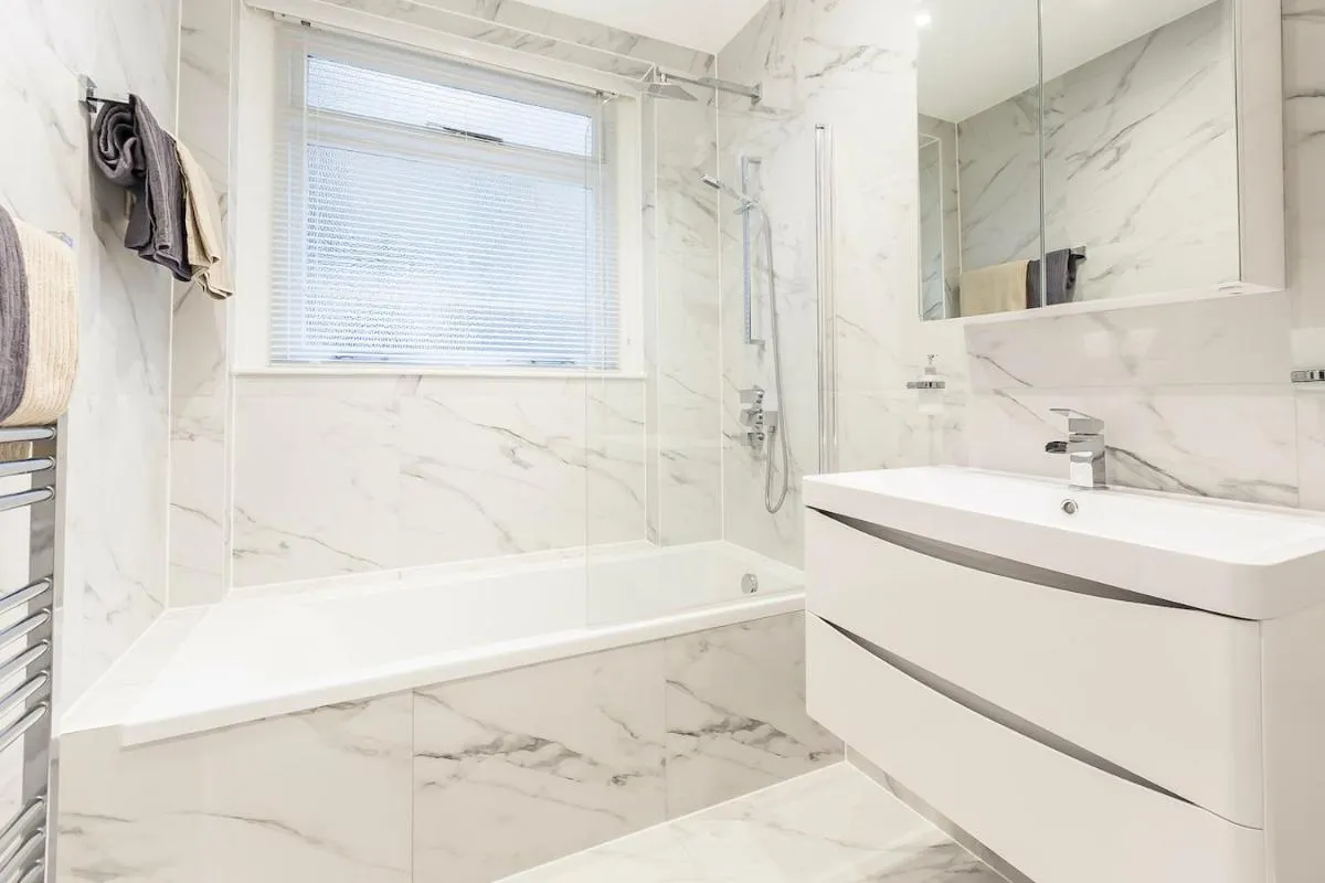 Image 3 of Beautuful 2 bed apartment in central London