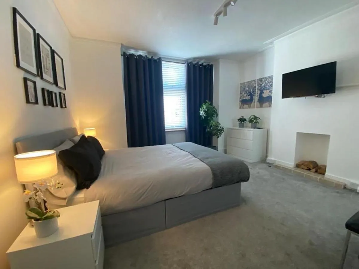 Image 5 of Beautuful 2 bed apartment in central London
