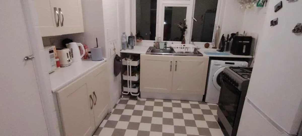 Image 3 of Bedroom for 2 in North London