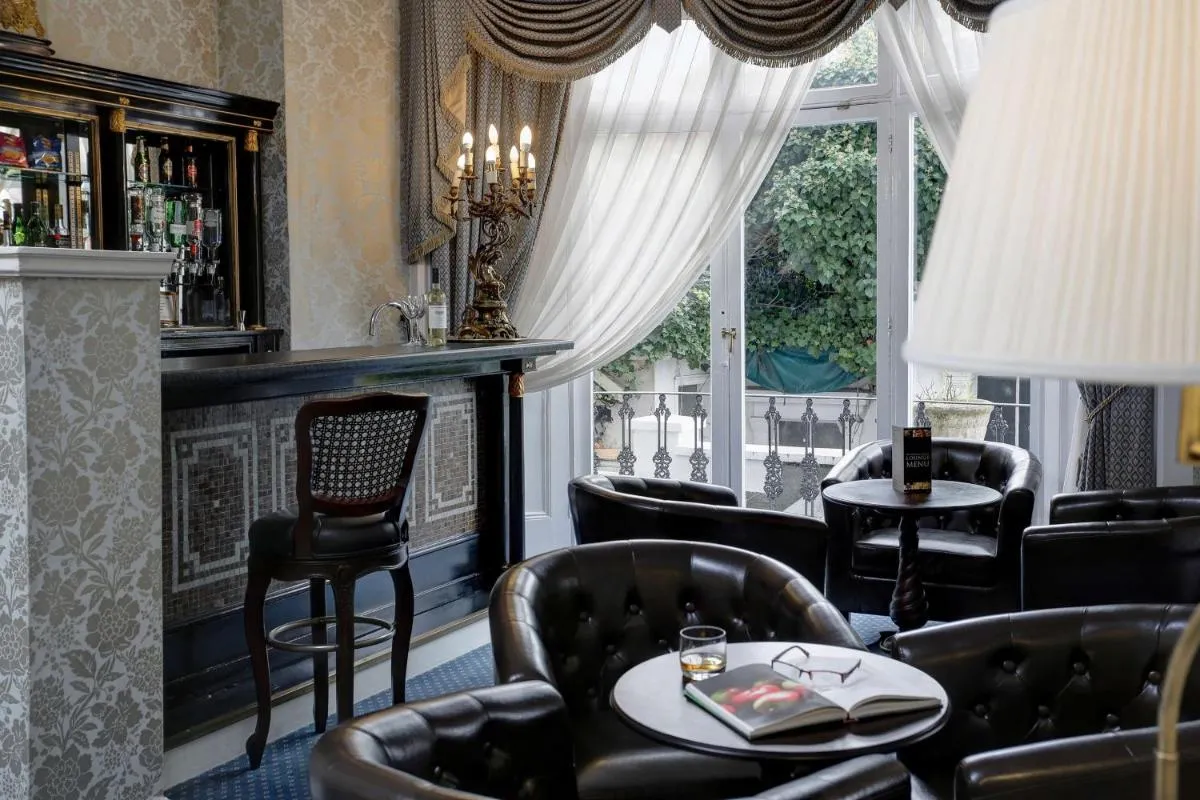 Image 3 of Best Western Swiss Cottage Hotel