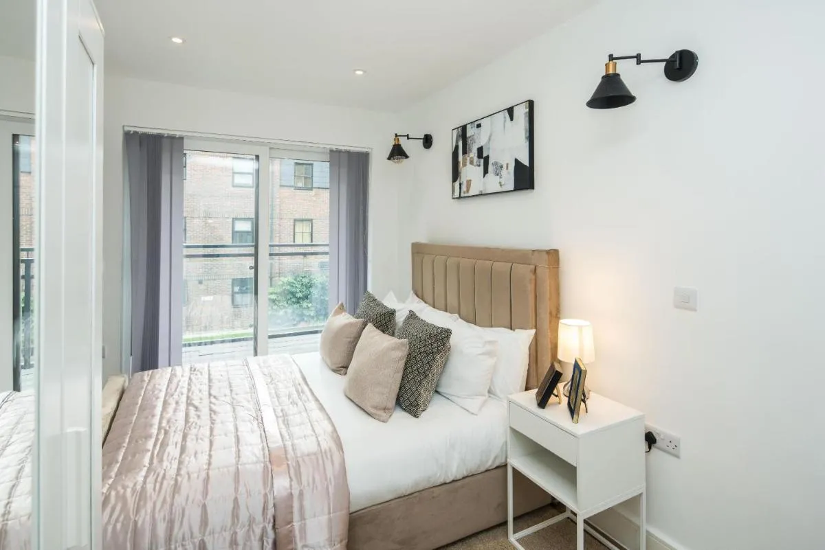 Image 3 of BethnalGreen Apartments by Sleepy