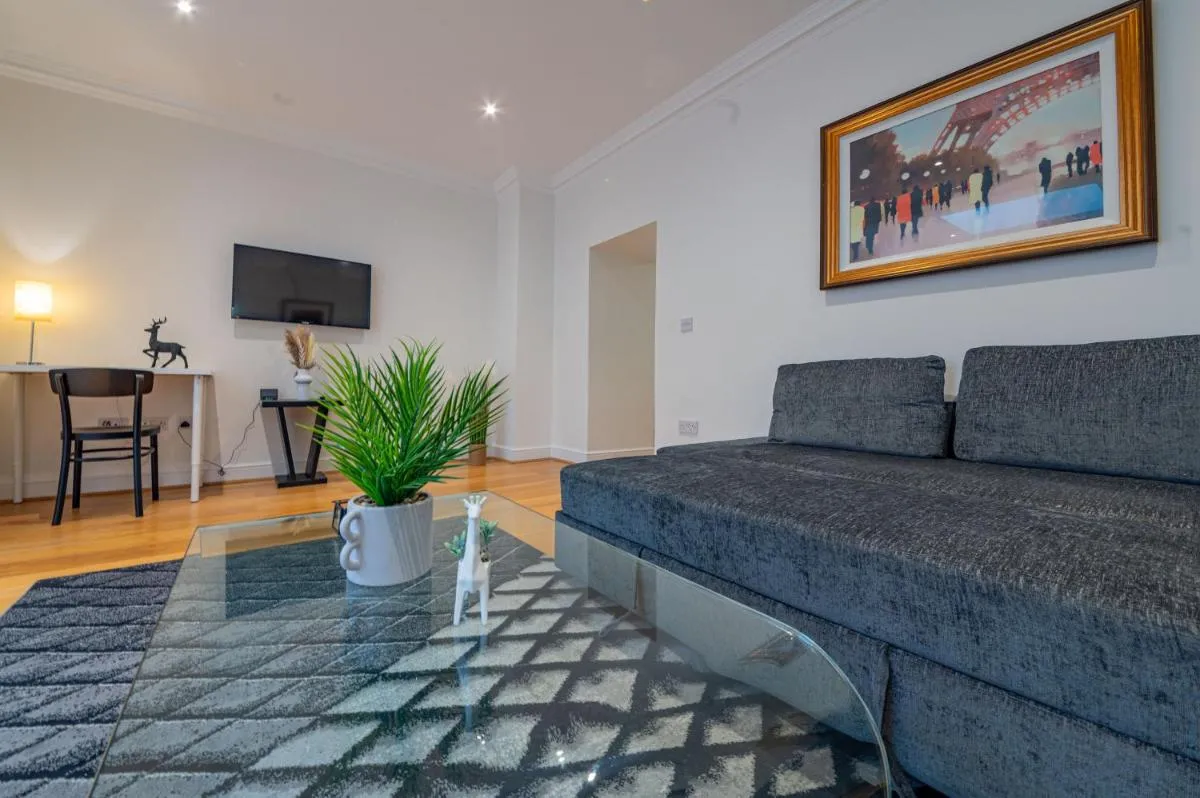 Image 5 of Bloomsbury City Escape Flat 1