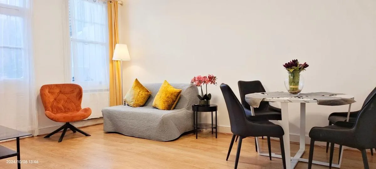 Image 4 of Blossom apartment with garden