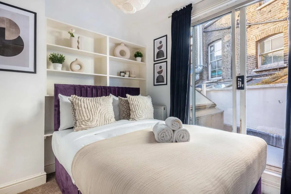 Image 3 of BnBNova – 2BR Holborn & Central London with Terrace