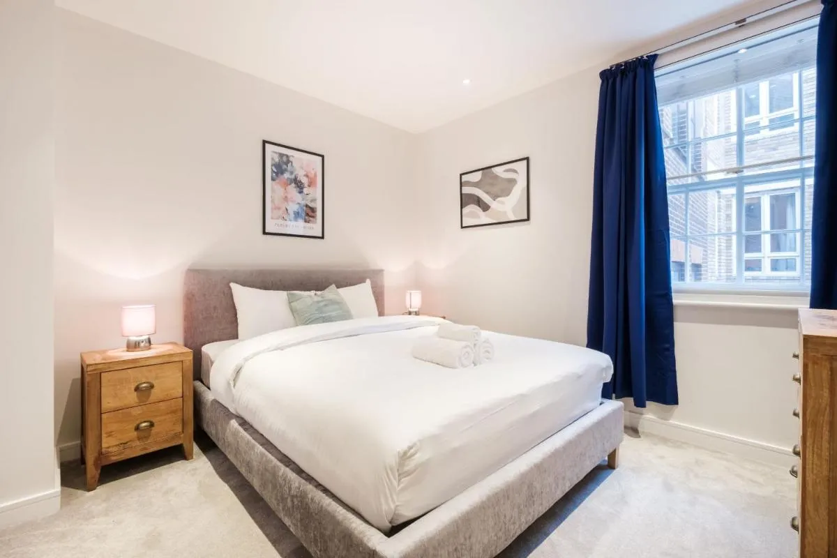 Image 3 of BnBNova – 2BR – City of London