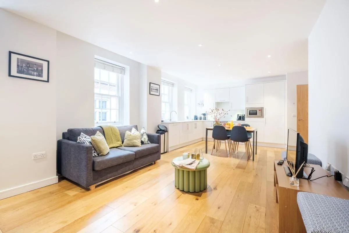 Image 4 of BnBNova – 2BR – City of London