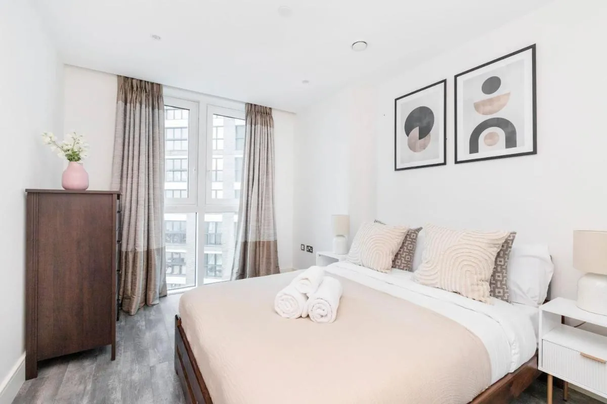Image 3 of BnBNova – 2BR – Tower Bridge & Liverpool Street
