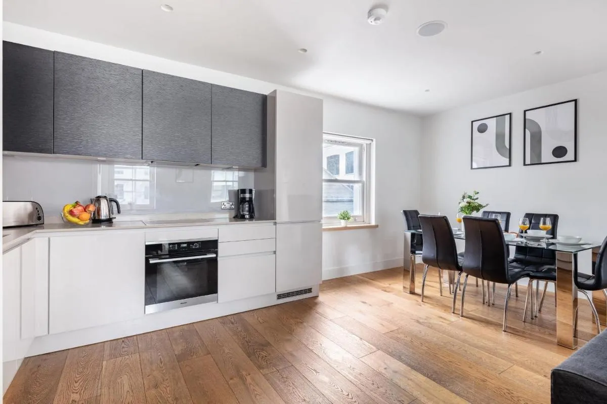 Image 3 of BnBNova – 2BR in Soho – Charlotte Street