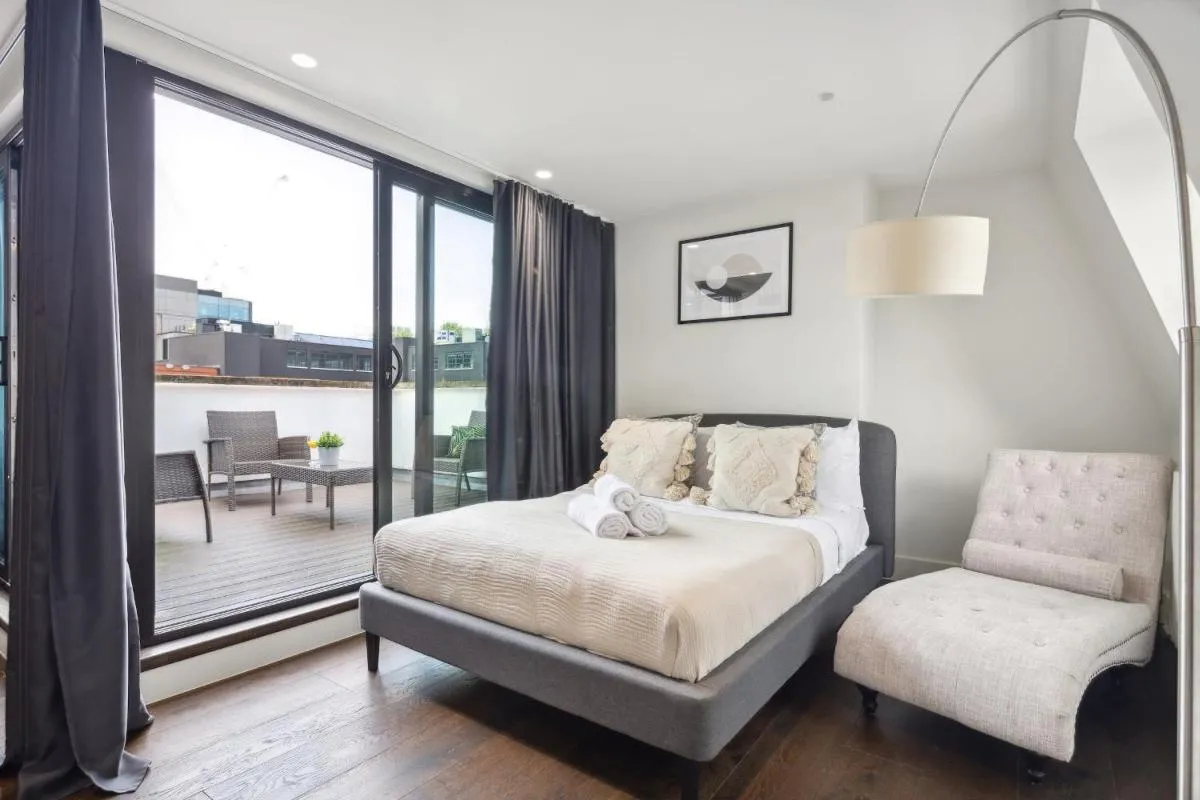 Image 3 of BnBNova – 3BR Penthouse with Terrace