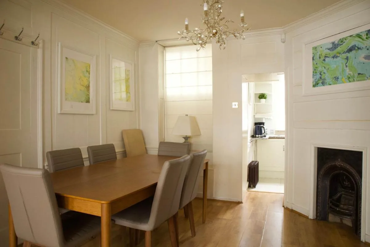 Image 3 of BnBNova – 3BR – Soho & Fitzrovia
