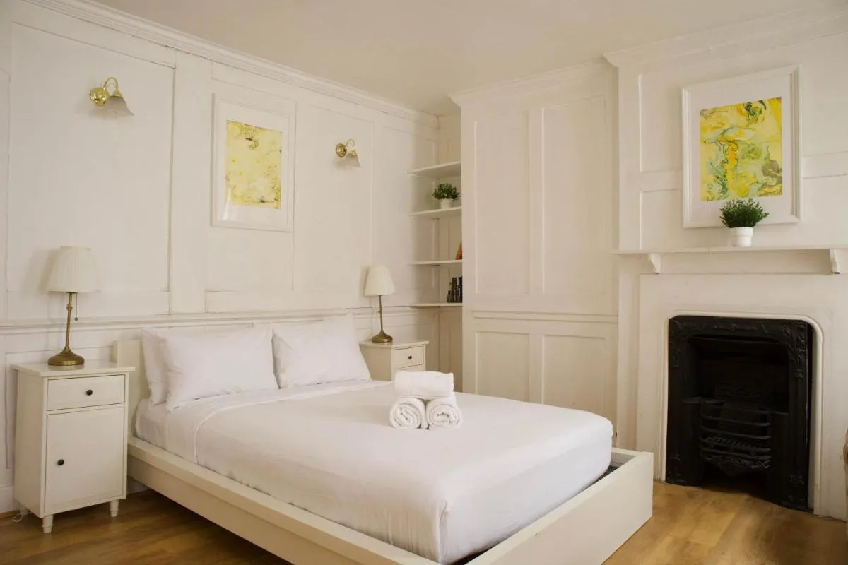 Image 4 of BnBNova – 3BR – Soho & Fitzrovia
