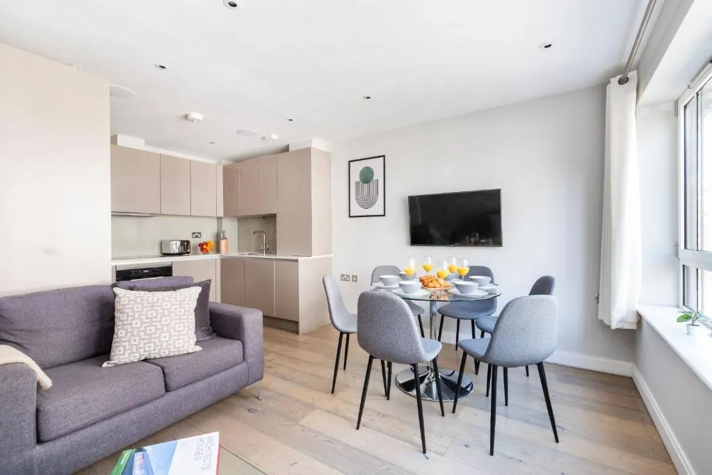 Image 1 of BnBNova – 3BR – Westminster Abbey