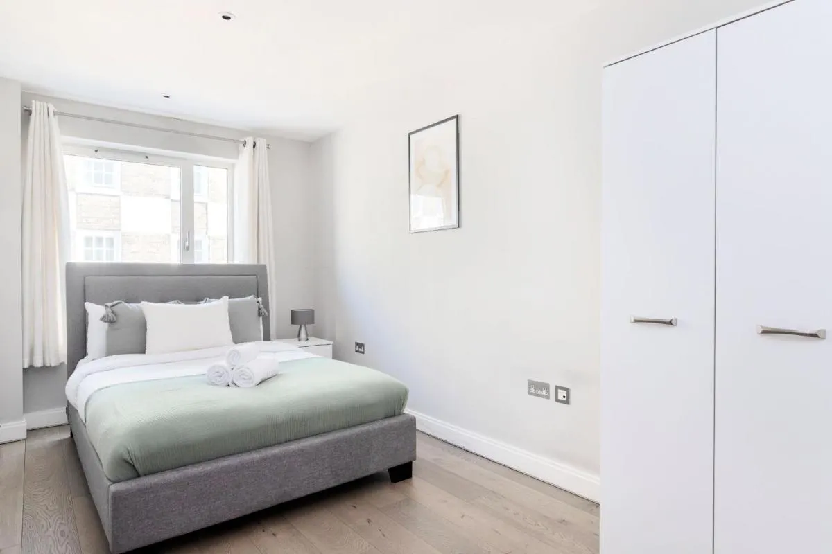 Image 3 of BnBNova – 3BR – Westminster Abbey