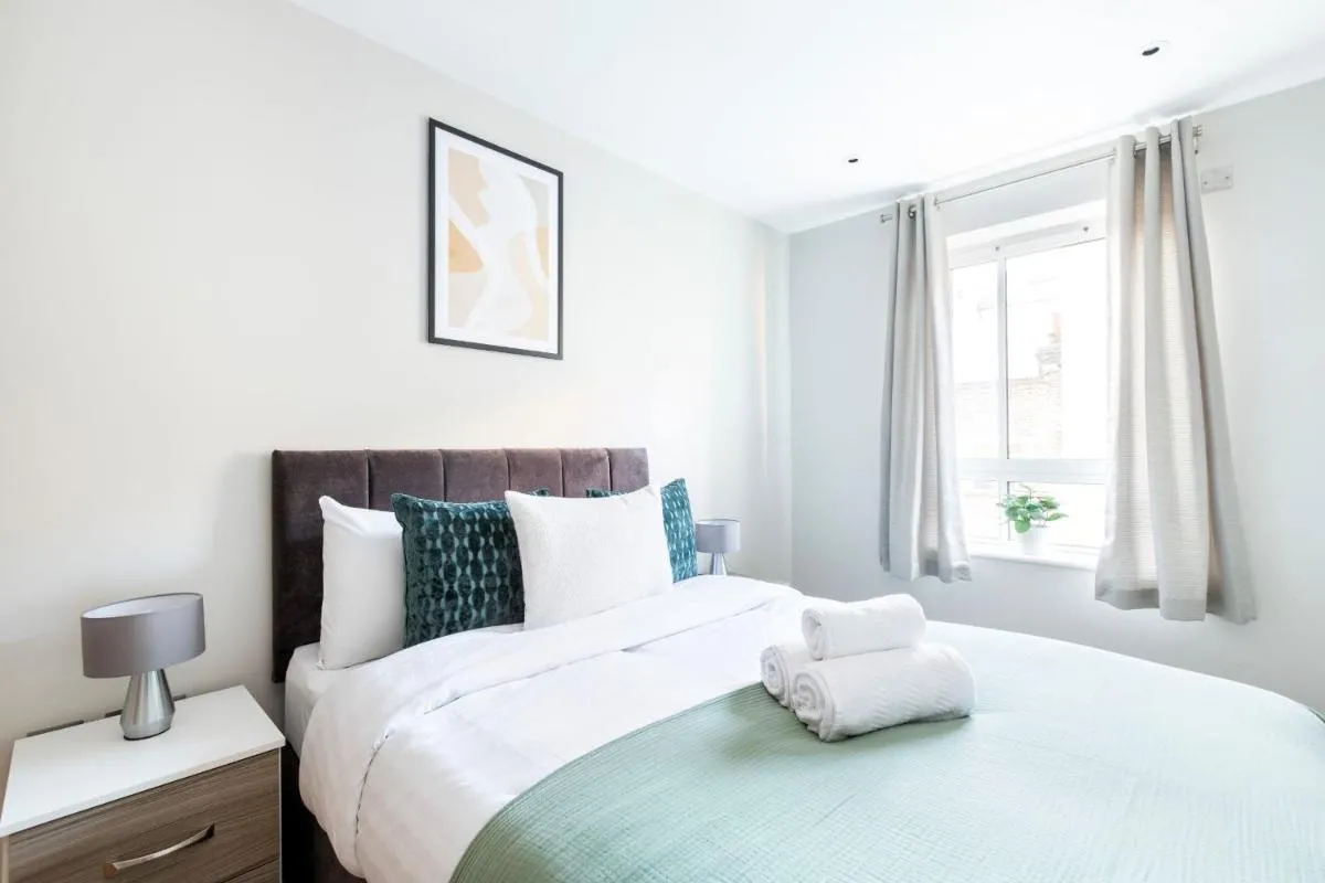 Image 4 of BnBNova – 3BR – Westminster Abbey