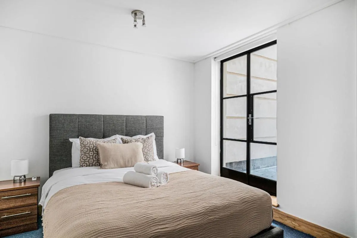 Image 3 of BnBNova – Heart of Holborn – 2BR with Patio
