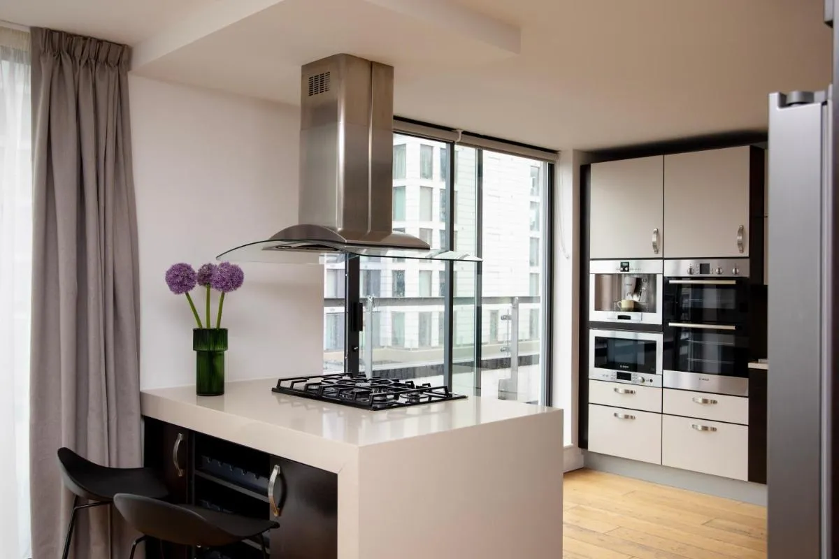 Image 3 of Bob W London Tower Hill – Residences