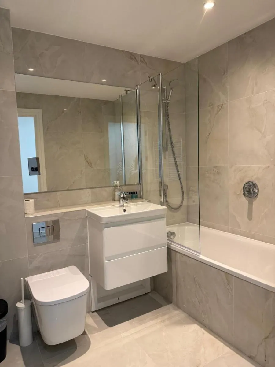 Image 5 of Boleyn Apartment in London