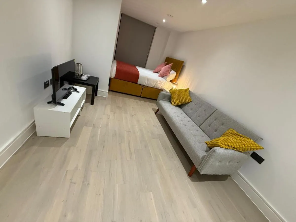 Image 3 of Boleyn Apartment in London