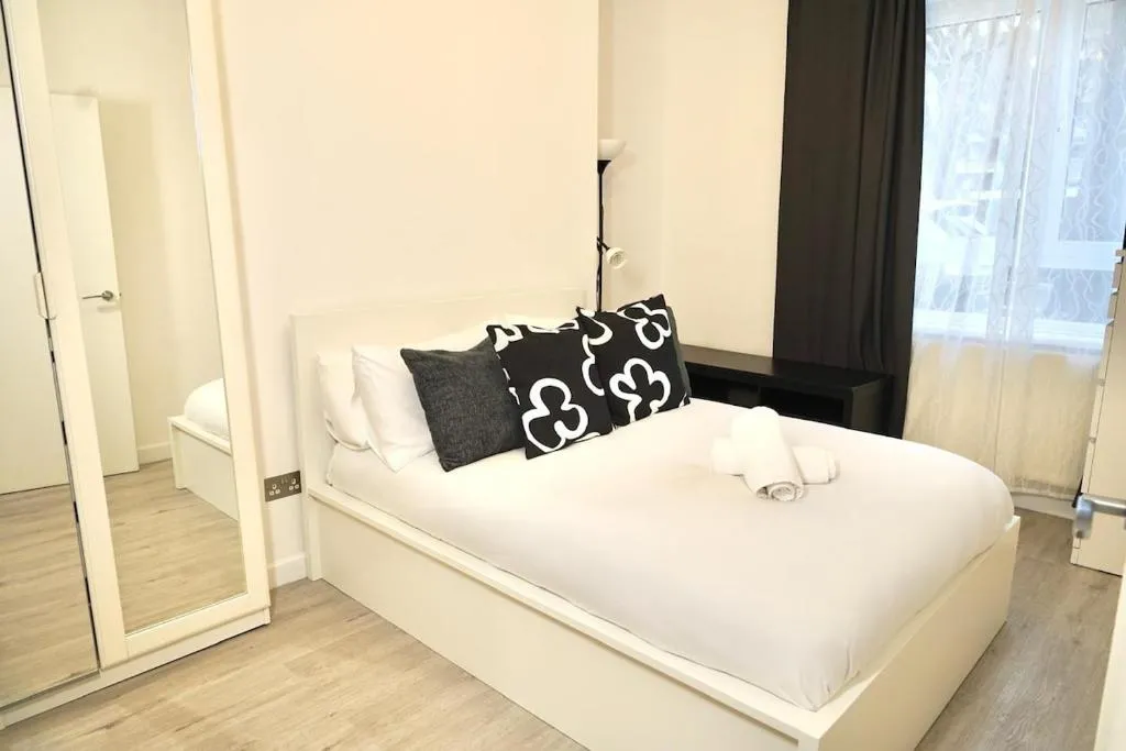 Borough Market, Tower Bridge Retreat, Central London Stay