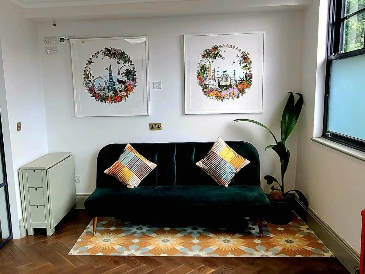 Image 5 of Boutique Linden Gardens 1st floor and loft apartments