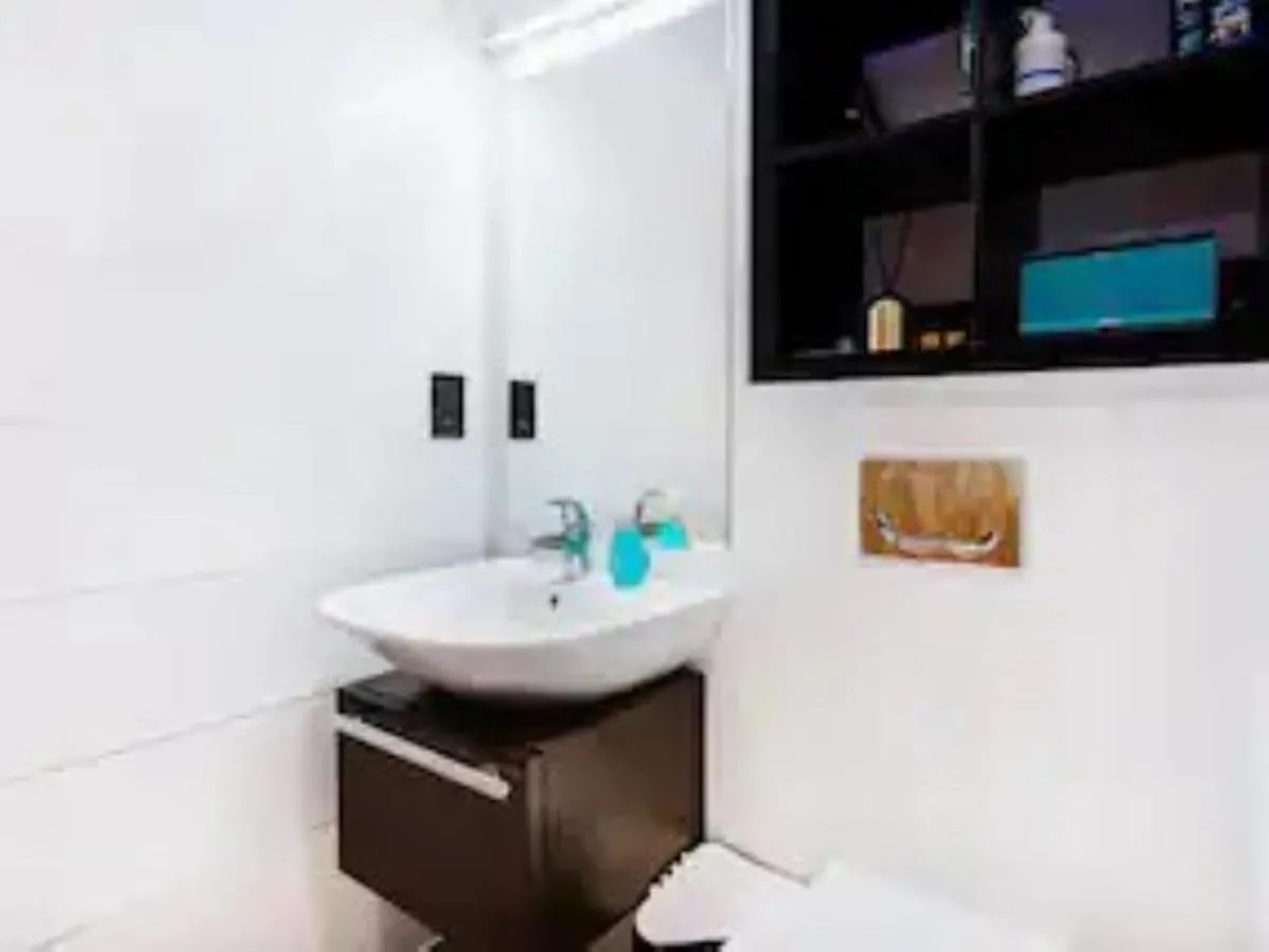 Image 3 of Boutique London Flat near Tower Bridge and Tube – Pass the Keys